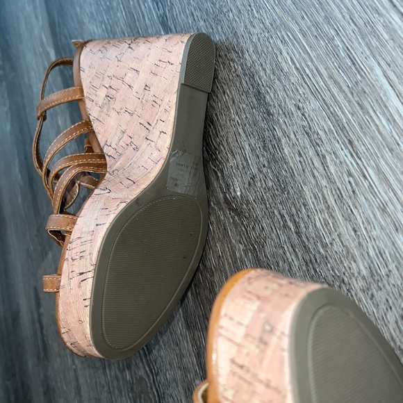 Steve Madden Cork Wedges 7.5 - Picture 8 of 12